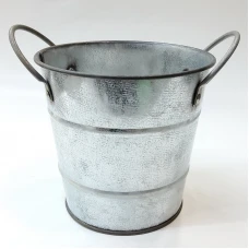 #B010A-O; Metal bucket round 11.5cm vint..