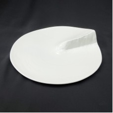 #BS1652-WT; Ceramic edge plate 8.75"..