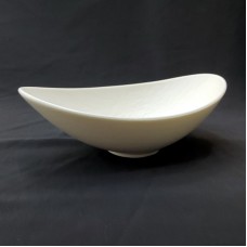 #BS5286-WT; Ceramic moon shape bowl 21.5..