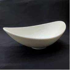 #BS5293-WT; Ceramic moon shape bowl 25.5..