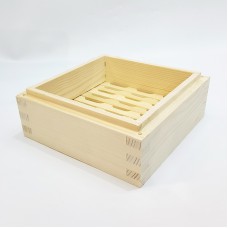 #BT2338; Wooden steamer tray squ. 18x18c..