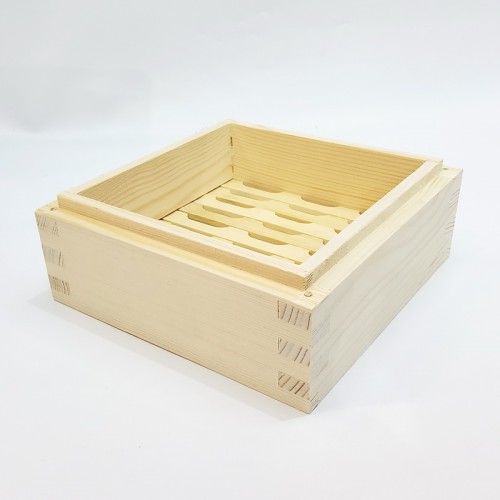 #BT2338; Wooden steamer tray squ. 18x18cm