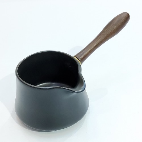 #HN0276-BK;  Ceramic sauce bowl w. handle