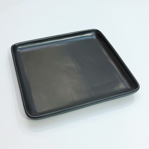 #HN2768-BK;  Ceramic square plate 18cm black