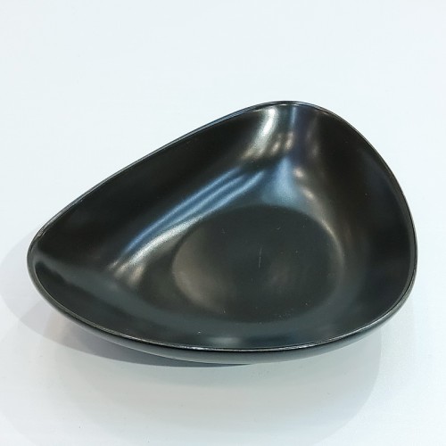 #KK8677-BK: Ceramic 6" triangle plate #BK