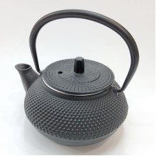 #SQ3499; Cast iron tea pot 1.2L..