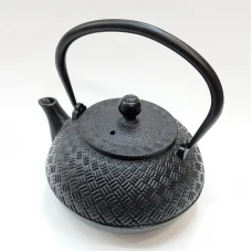 #SQ9002; Cast Iron Tea Pot 0.9L..