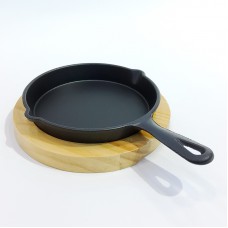 #YY079-6-14; Cast iron pan round 14cm + ..