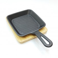 #YY083-135; Cast iron pan 13.5cm + wood..