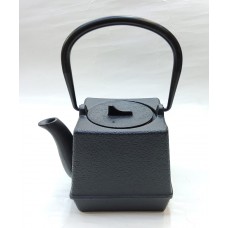 #SQ5958; Cast iron tea pot 0.7L..