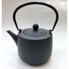 #SQ5965; Cast iron tea pot 1.1L..